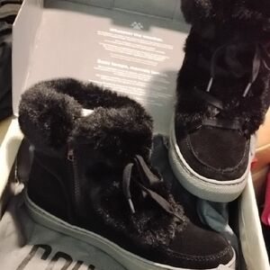 Cougar Black Zip-up Boots